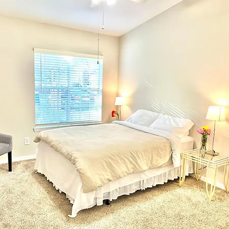 2 Bed Apartment 10 Minutes To Beach